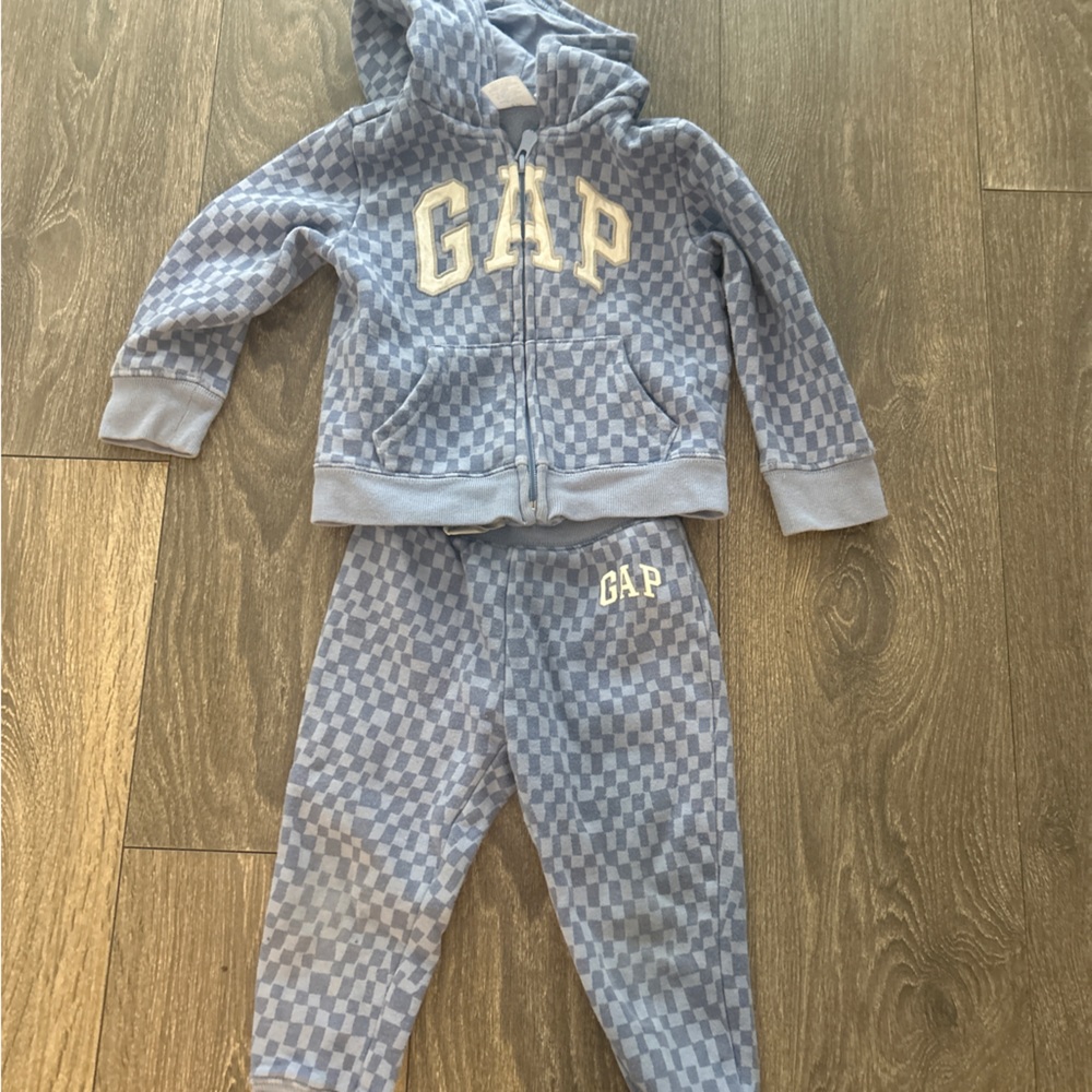 Gap Tracksuit